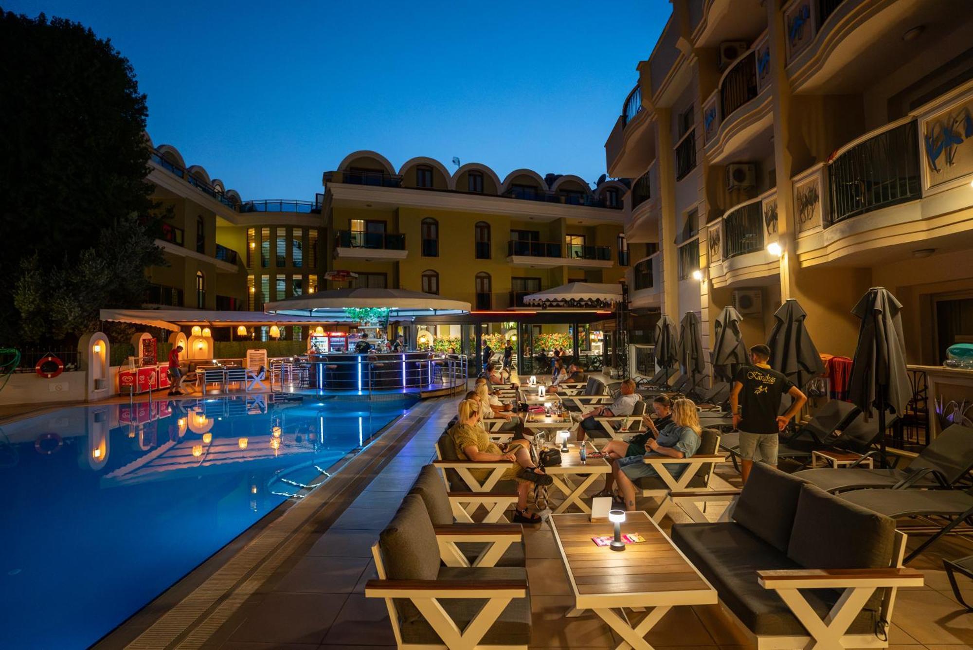 Club Karakas Apart Otel Marmaris Esterno foto