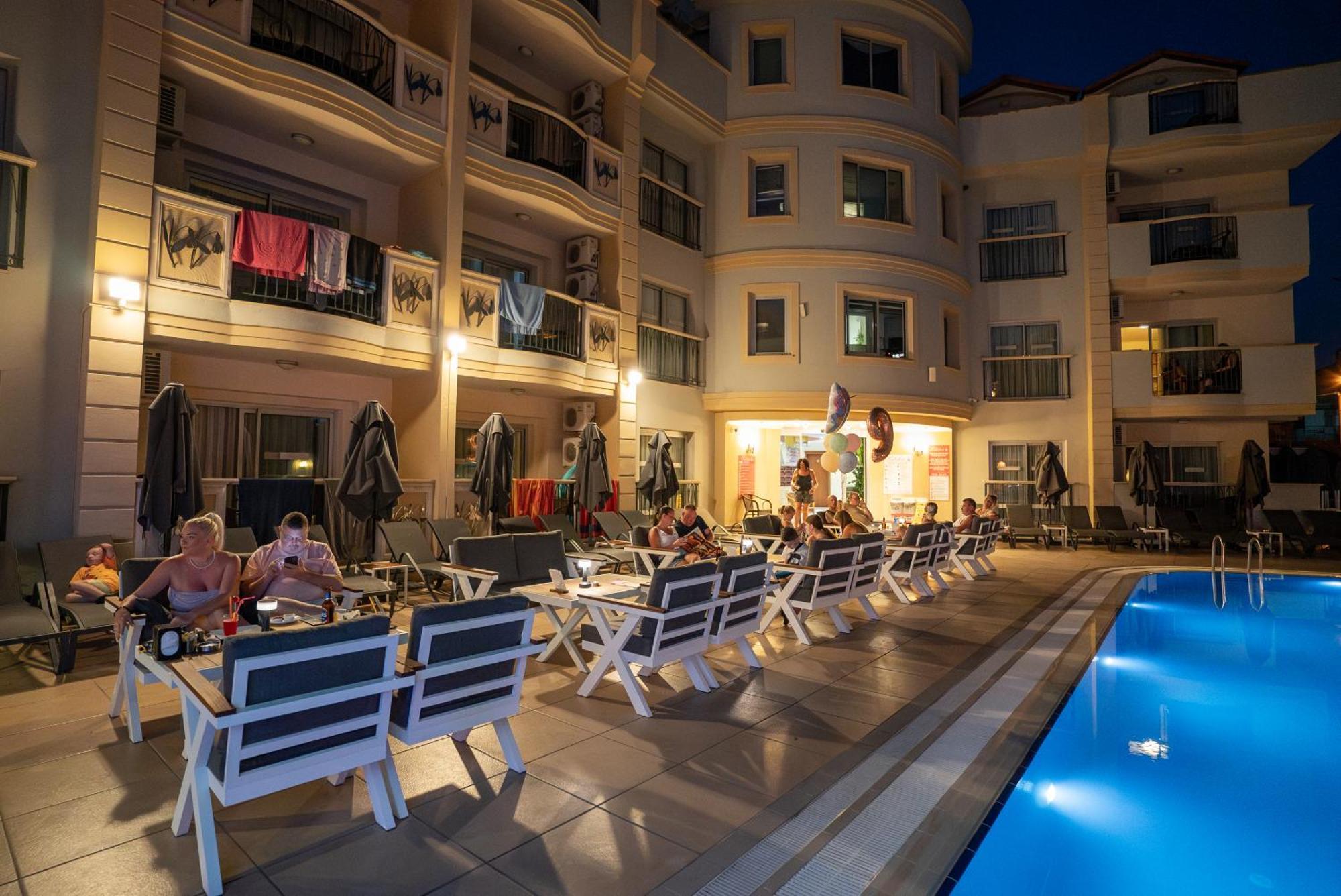 Club Karakas Apart Otel Marmaris Esterno foto