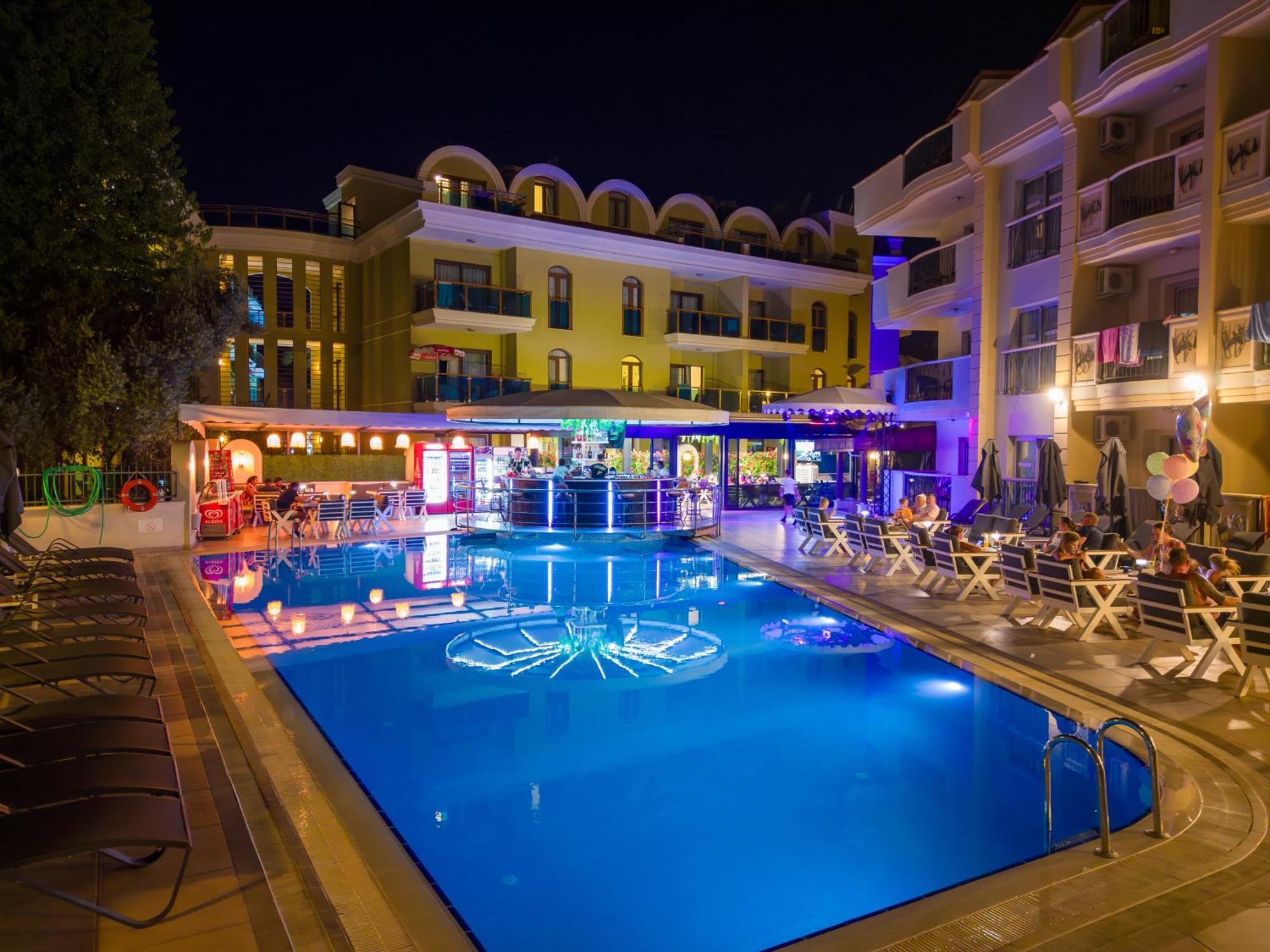 Club Karakas Apart Otel Marmaris Esterno foto